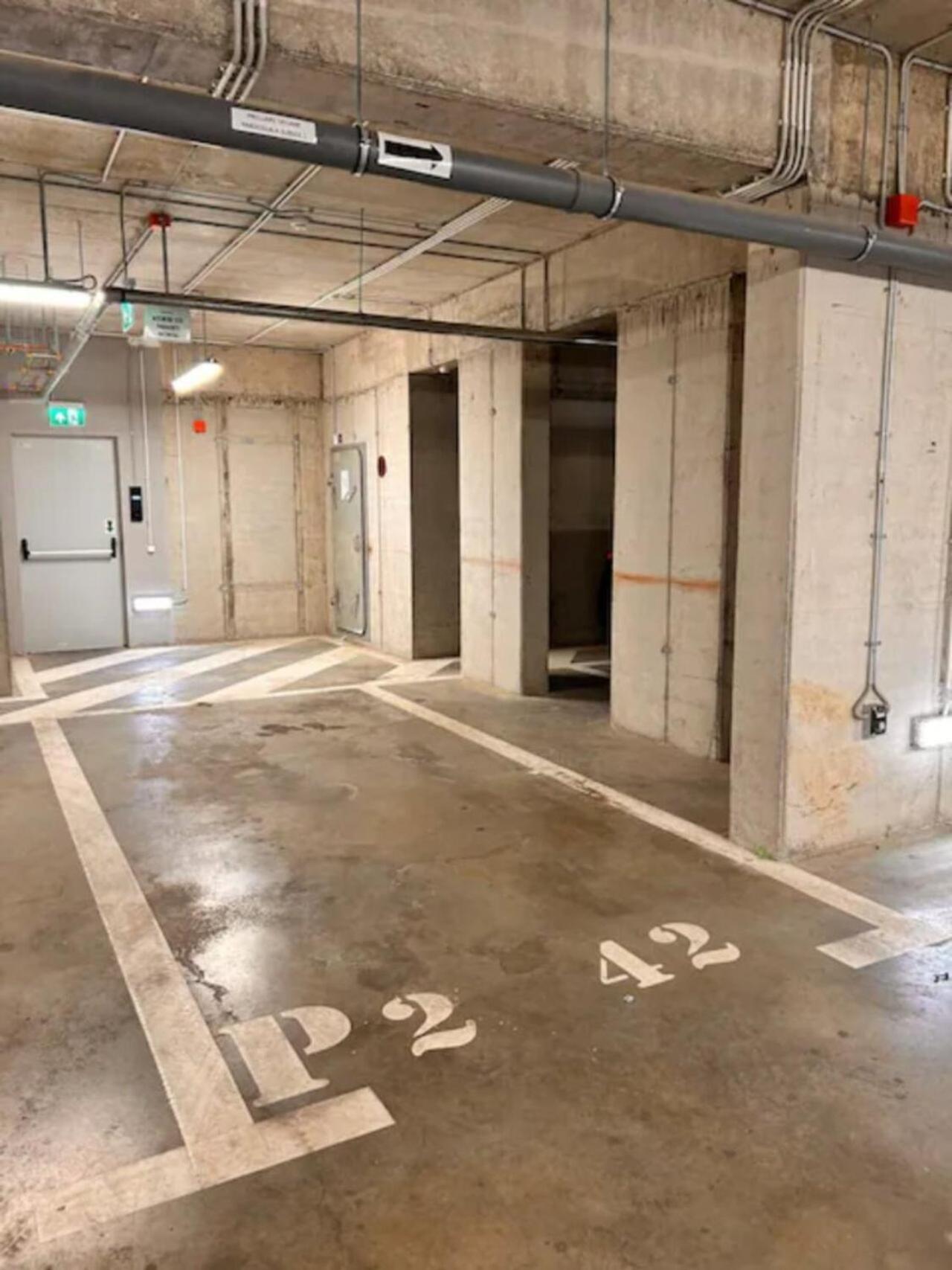High-Rise Luxury Apartment With Free Parking Букурещ Екстериор снимка