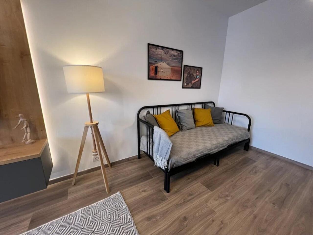 High-Rise Luxury Apartment With Free Parking Букурещ Екстериор снимка