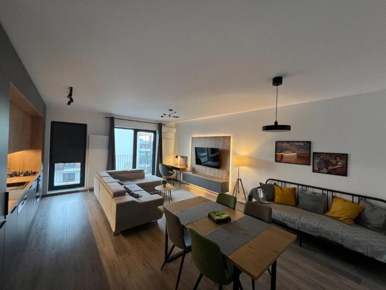 High-Rise Luxury Apartment With Free Parking Букурещ Екстериор снимка