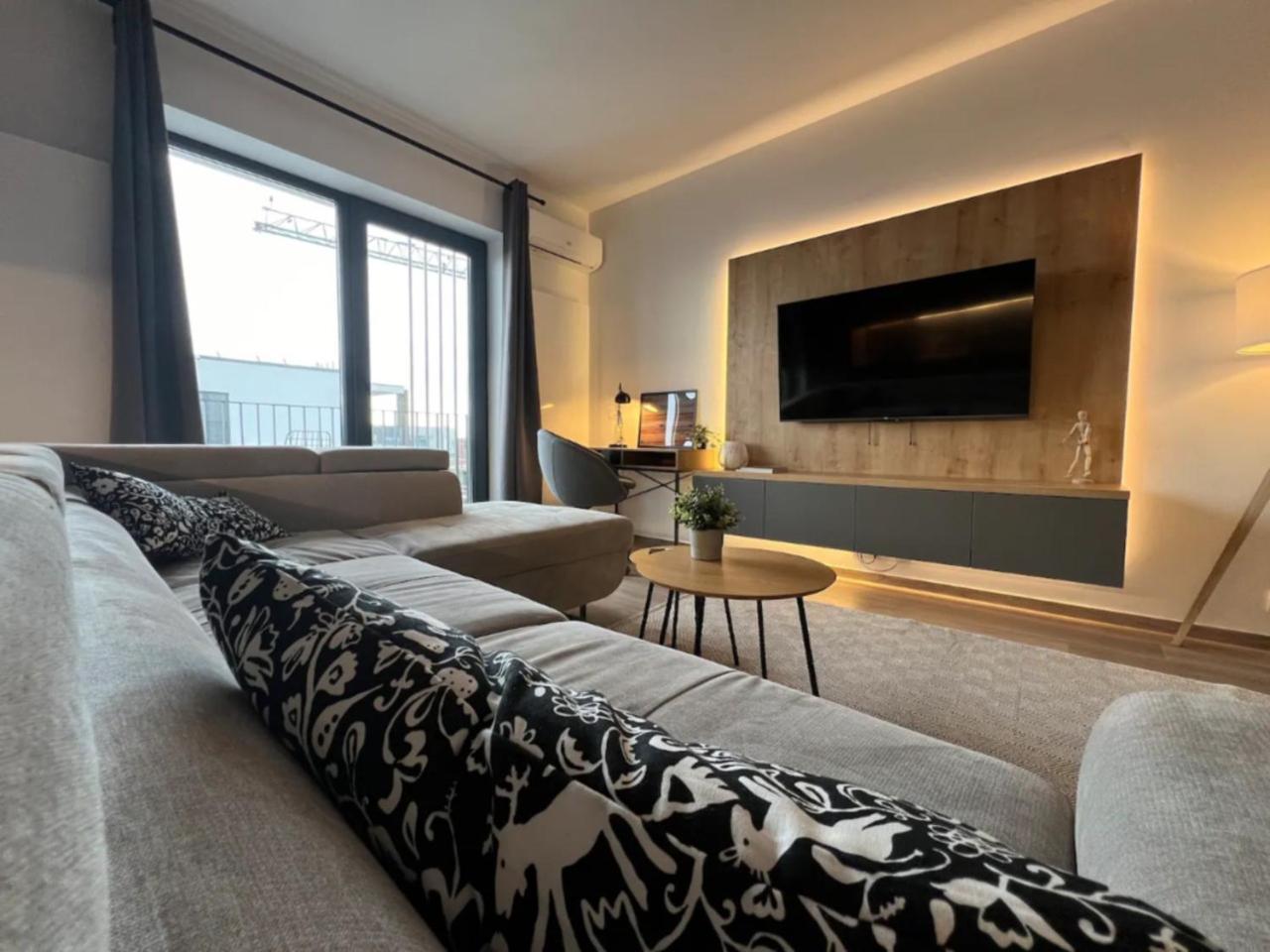 High-Rise Luxury Apartment With Free Parking Букурещ Екстериор снимка