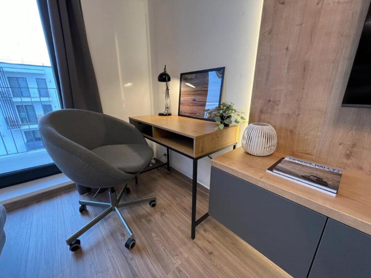 High-Rise Luxury Apartment With Free Parking Букурещ Екстериор снимка
