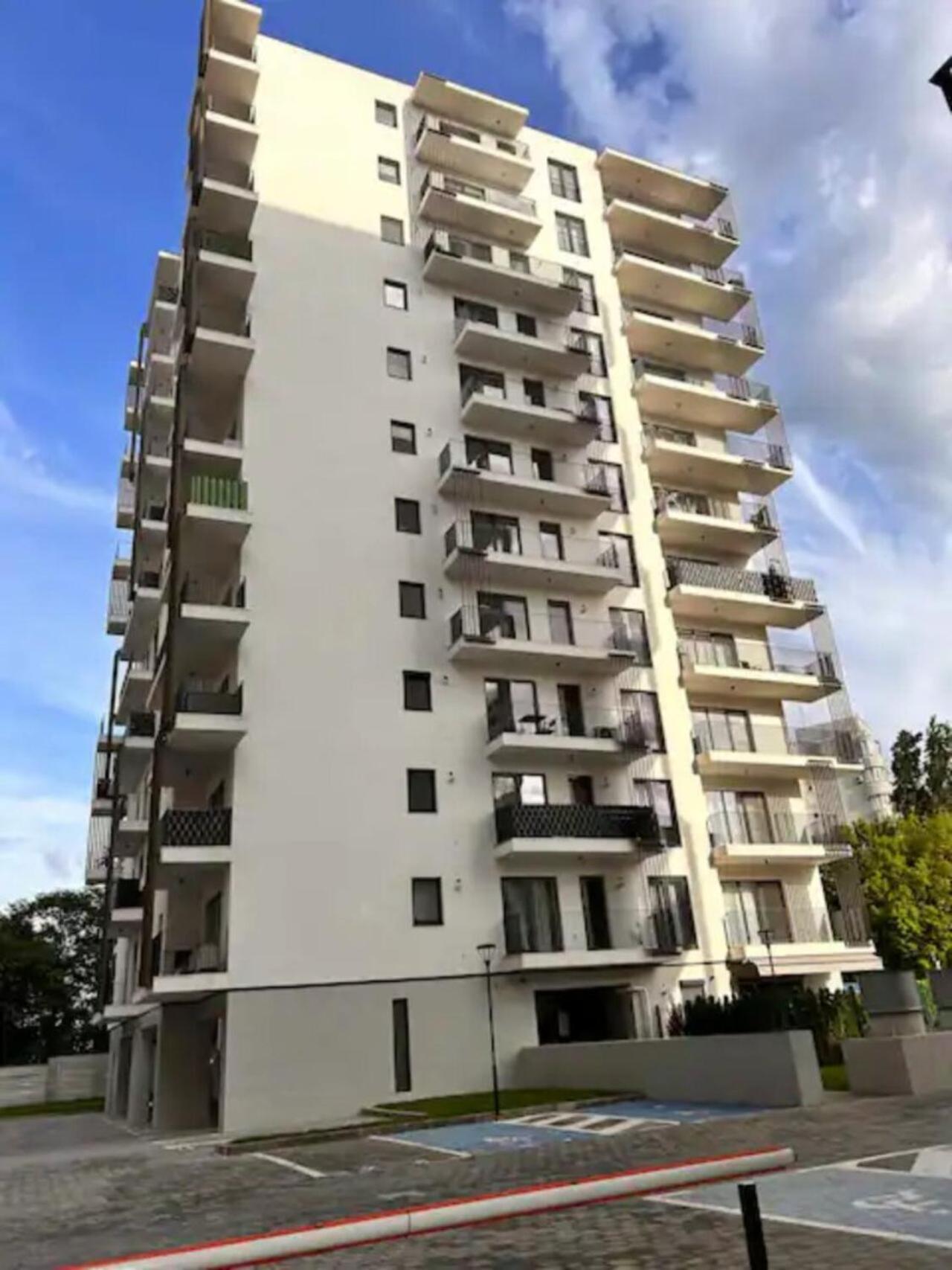 High-Rise Luxury Apartment With Free Parking Букурещ Екстериор снимка
