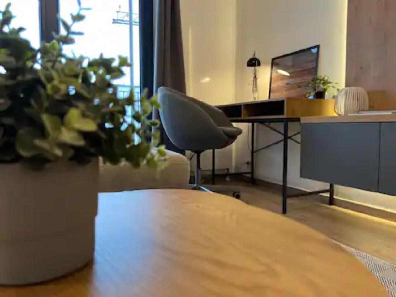High-Rise Luxury Apartment With Free Parking Букурещ Екстериор снимка